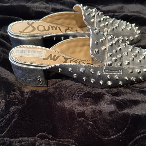 Sam Edelman Silver Studded Augustus Slip-Ons NWT size 8 - Picture 3 of 6